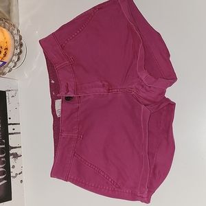 EUC SO Chino shortie shorts in magenta, sz 1